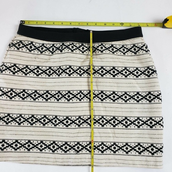 Gap Aztec Print Mini Skirt Size 4 Black & Cream - Picture 9 of 10